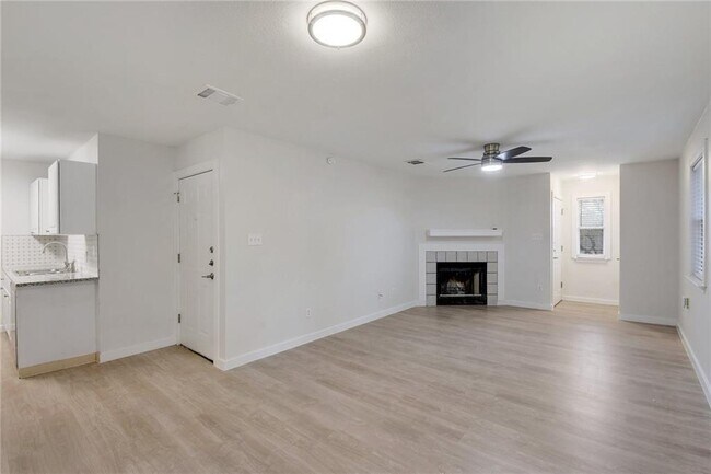 Foto del edificio - 15209 Sun-Bird Ln