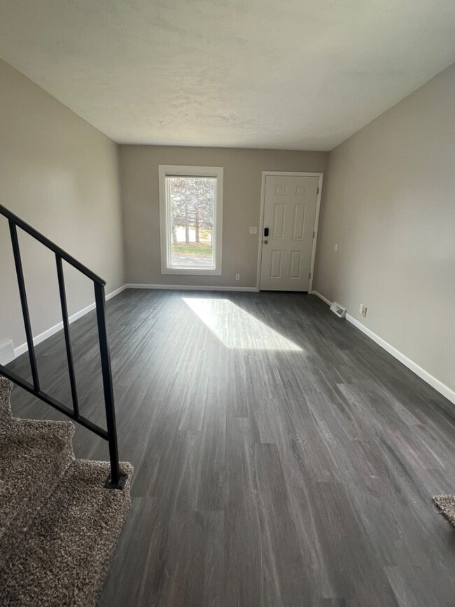 Building Photo - 11226 Roxbury Dr