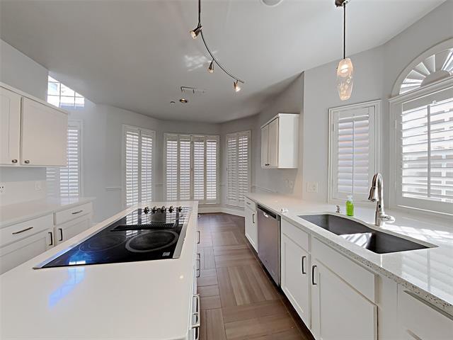 Foto del edificio - 14620 Stratford Ct