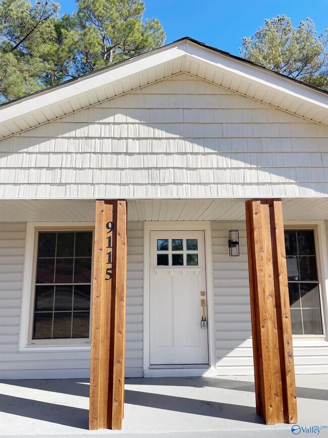 Building Photo - 9115 Camille Dr SE