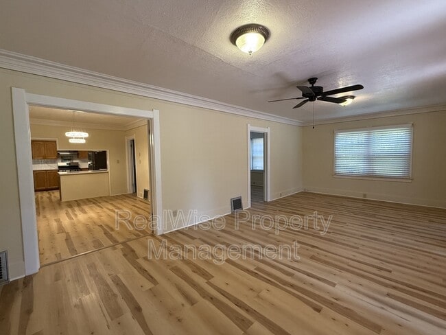 Foto del edificio - 1658 SE Cobb St