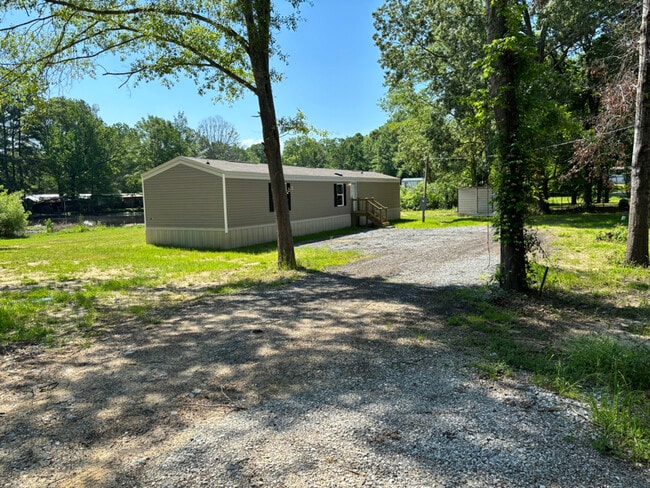 Building Photo - 713 Vandevender Dr