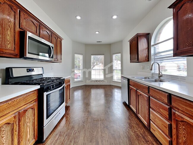 Building Photo - 1120 Redcloud Dr