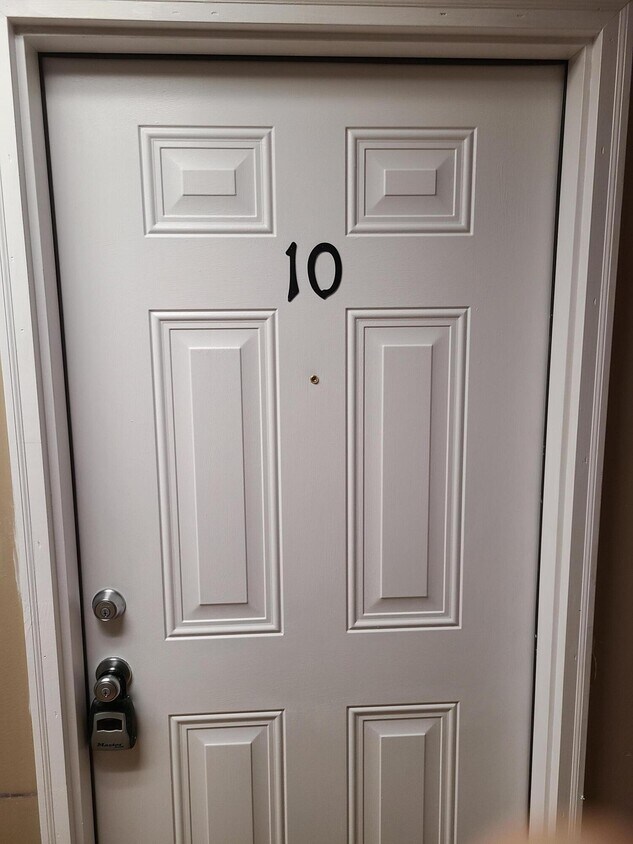 141 Weslee Way Unit 10, Hazard, KY 41701 Room for Rent in Hazard, KY