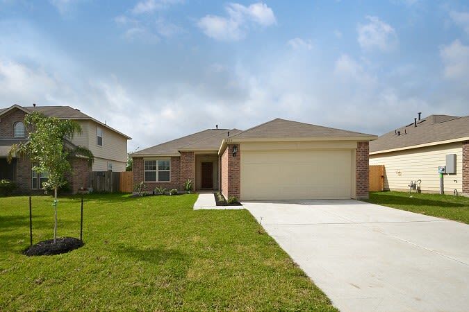 Primary Photo - 7909 W Red Oak Ln