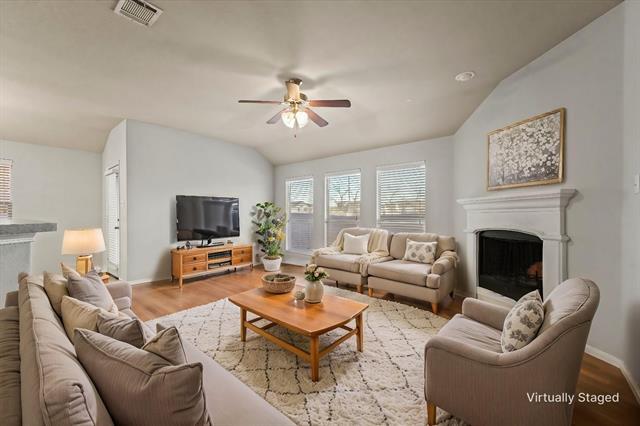 Foto principal - 1005 Meadow Green Ct