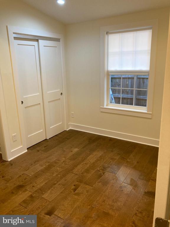 Building Photo - 2506 33rd St SE