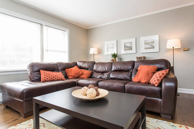 Living Area - 1412 Hinman Ave