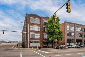 Building Photo - 2329 1st Ave N