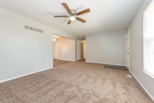 Building Photo - 1100 NE Bryco Dr