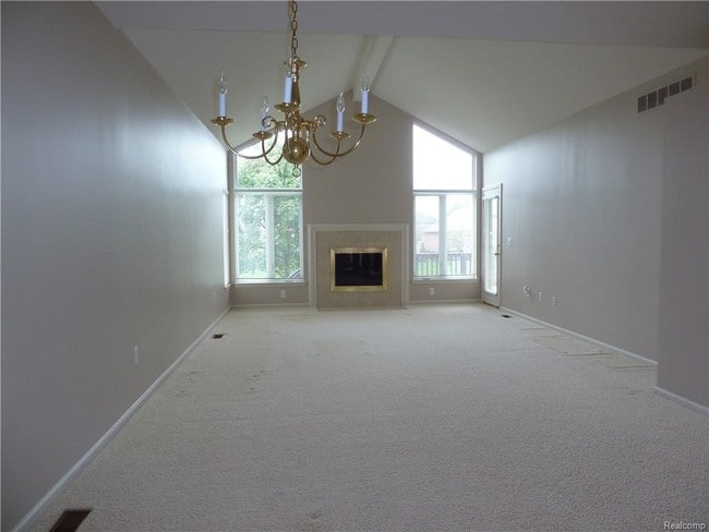 Building Photo - 49765 Hidden Valley Dr