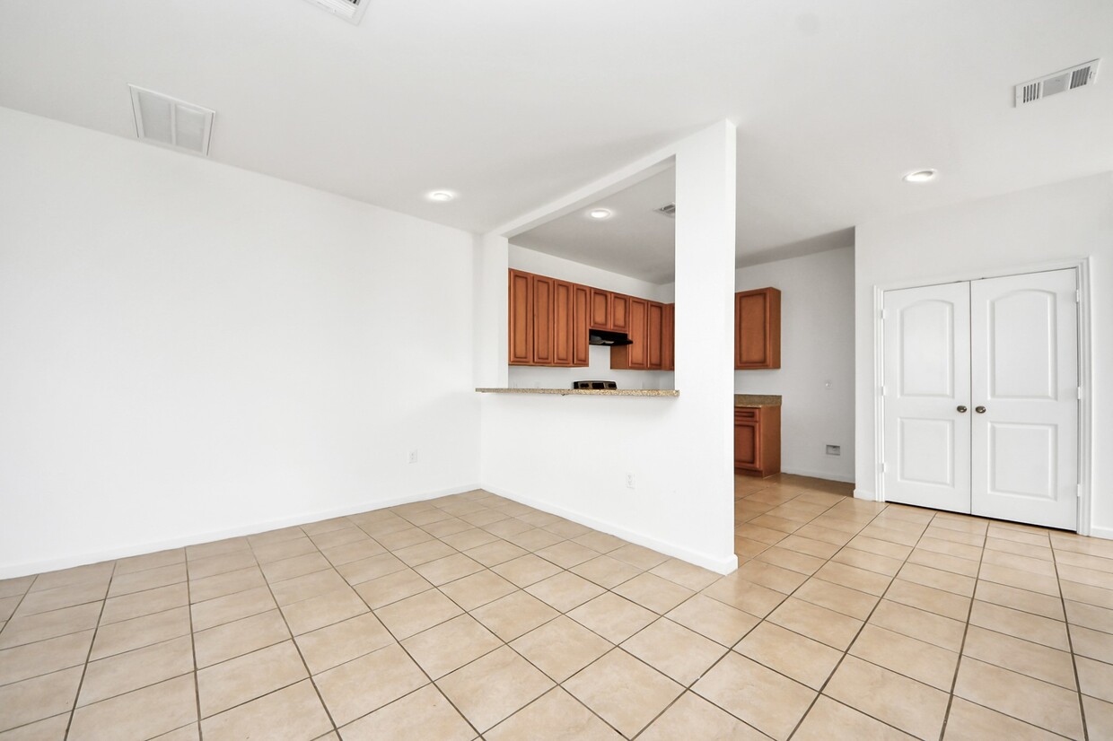 Foto del edificio - 4303 Oak Ridge Dr