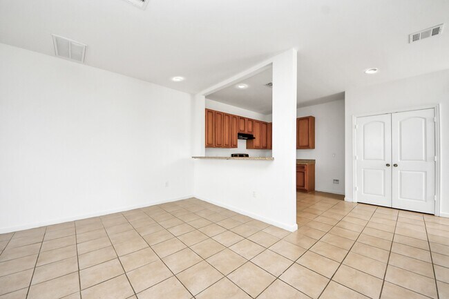 Foto del edificio - 4311 Oak Ridge Dr