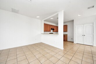 Building Photo - 4334 Oak Ridge Dr