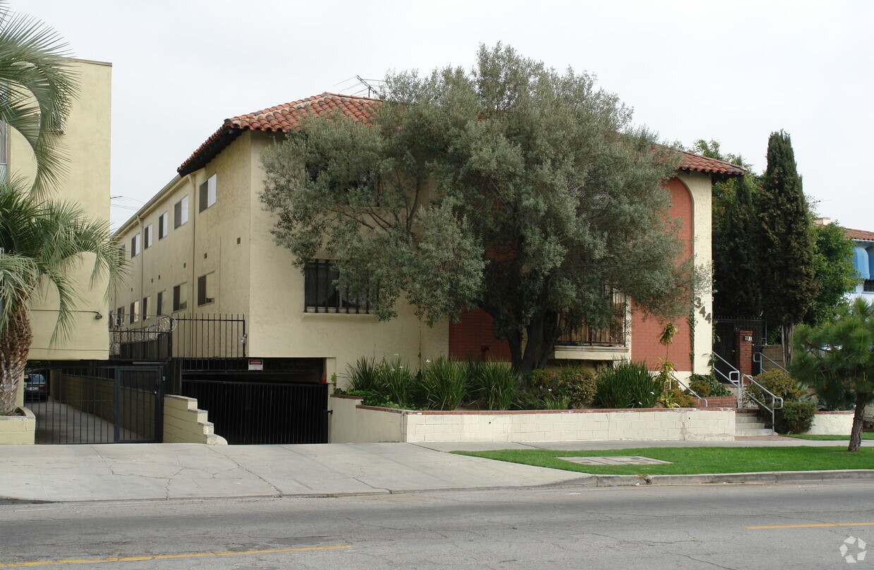 Primary Photo - 344 S Oxford Ave