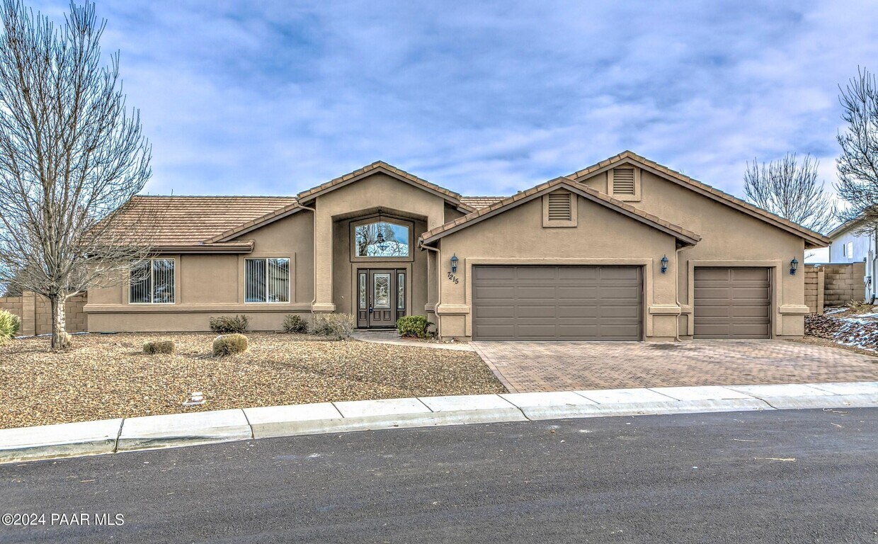 Primary Photo - 7215 E Park Ridge Dr