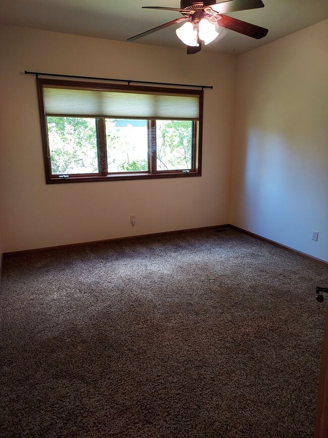 Building Photo - 3 bed 2 bath Condo in Bozeman