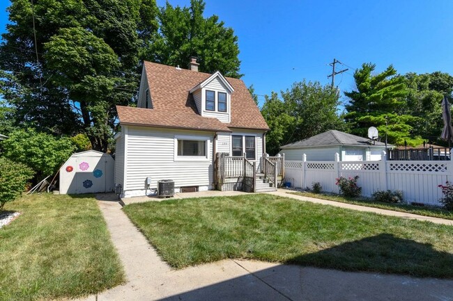 Building Photo - 170 N 69th St