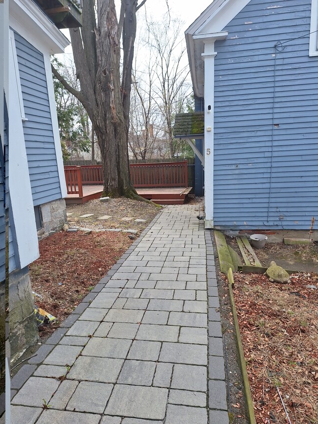 Private entrance - 7 Summer St