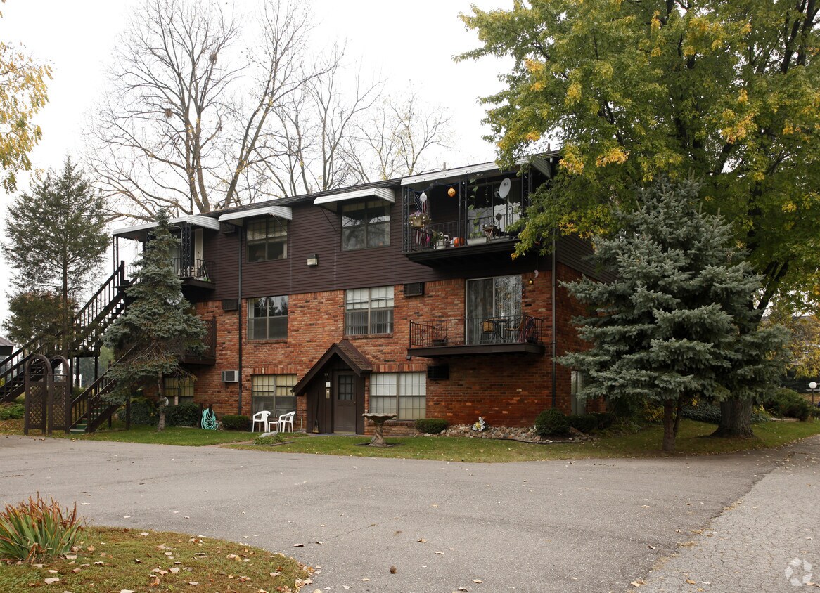 Building Photo - 61575 11 Mile Rd