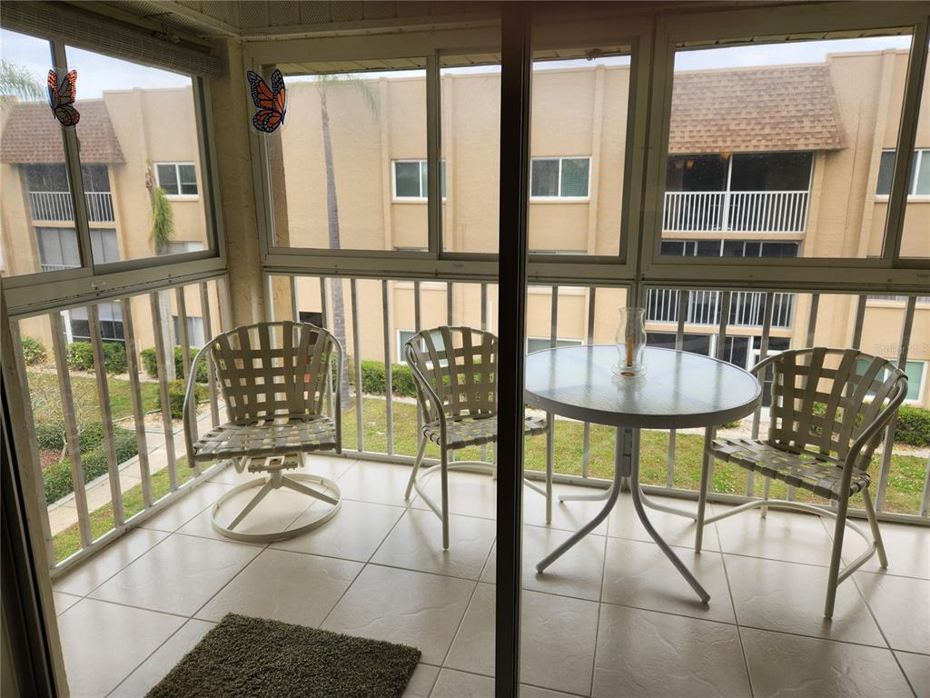 1310 Glen Oaks Dr E Unit 381E, Sarasota, FL 34232 Condo for Rent in