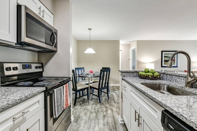 Building Photo - Hunt Club Apartments