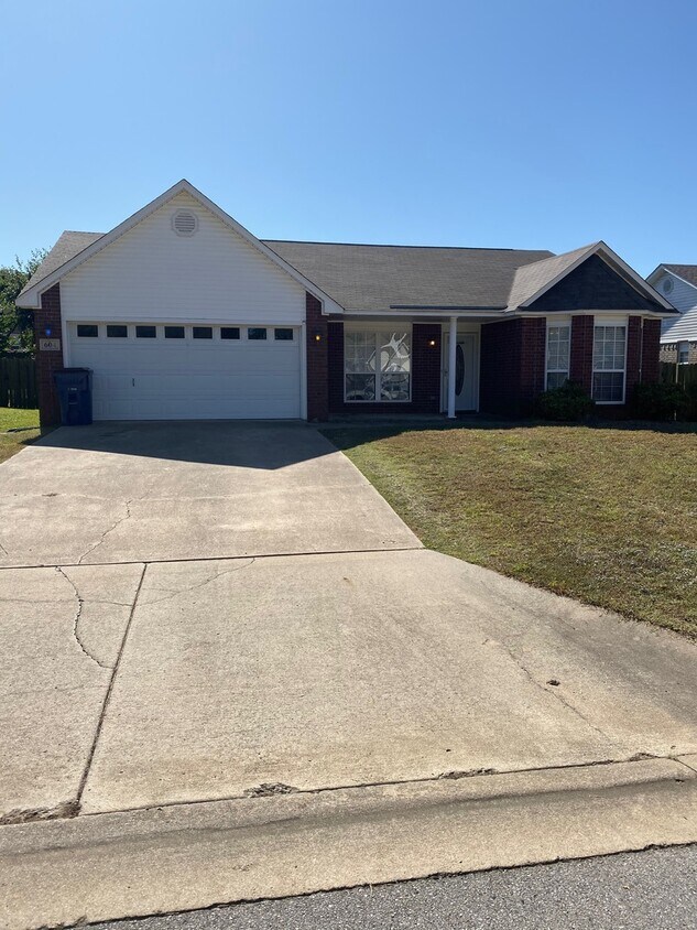 Foto principal - Gorgeous 3 Bed / 2 Bath Home in Fort Smith...