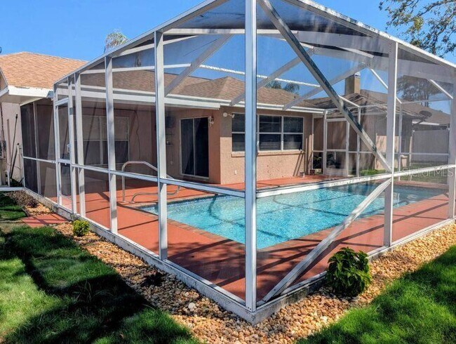 Foto del edificio - 8475 Beach Rd