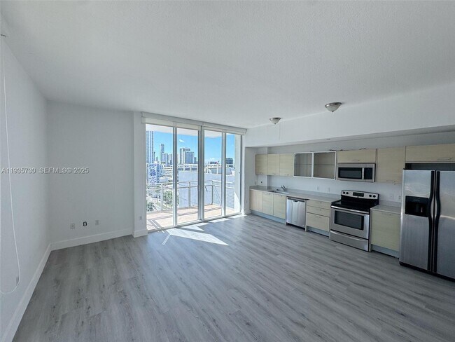 Foto del edificio - 350 NE 24th St