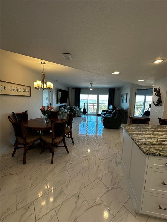 Foto del edificio - 4900 Brittany Dr S