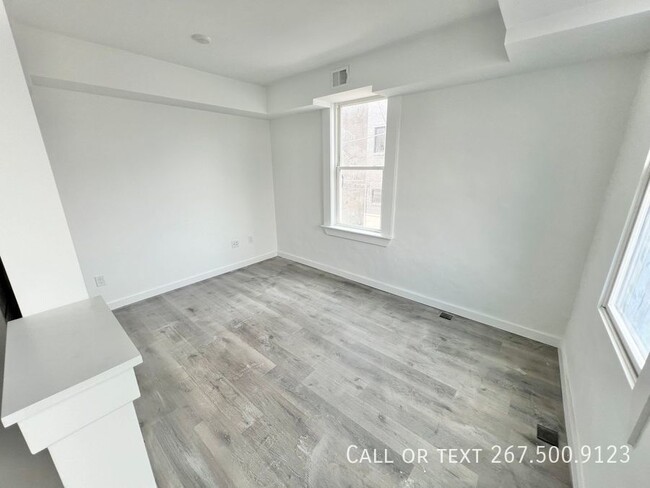 Foto del edificio - Beautiful, renovated 1BR unit located in F...