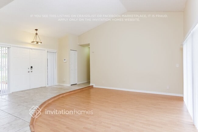 Building Photo - 7120 NW 43rd St