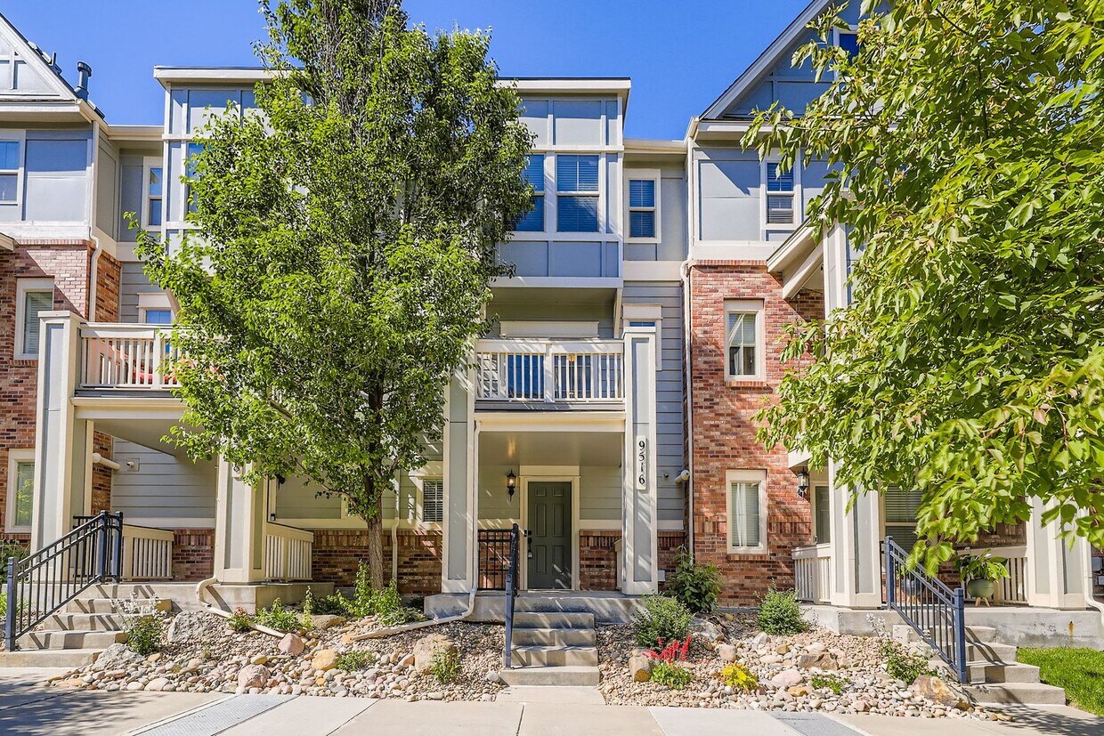 Primary Photo - Evolve Real Estate: Available Immediately!...