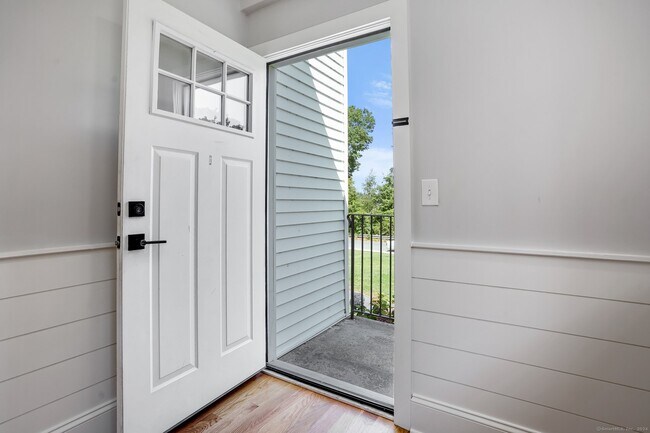 Building Photo - 30 Fairmont Pl