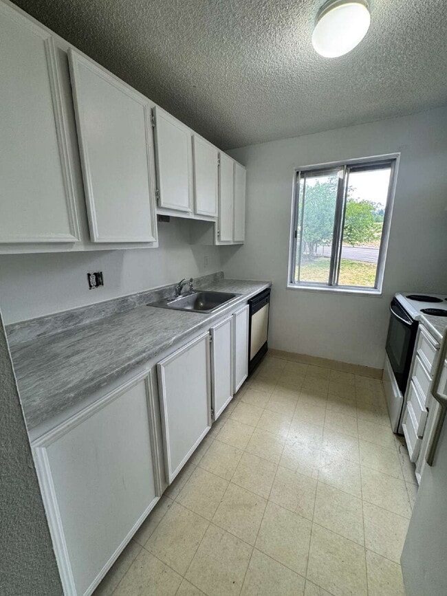 Building Photo - 2 Bed / 1 Bath in Prime Happy Valley Location
