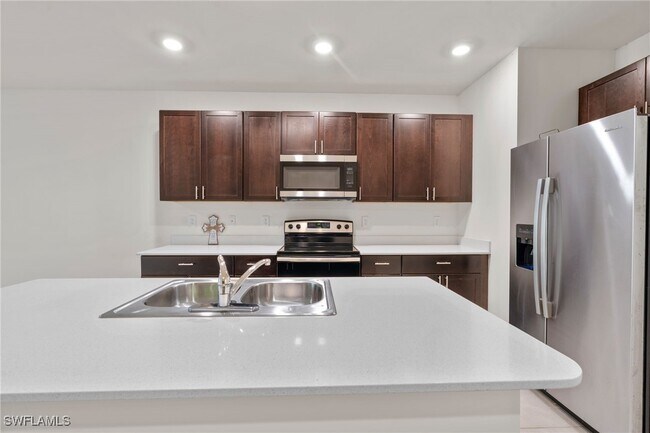 Foto del edificio - 15535 Wildflower Cir