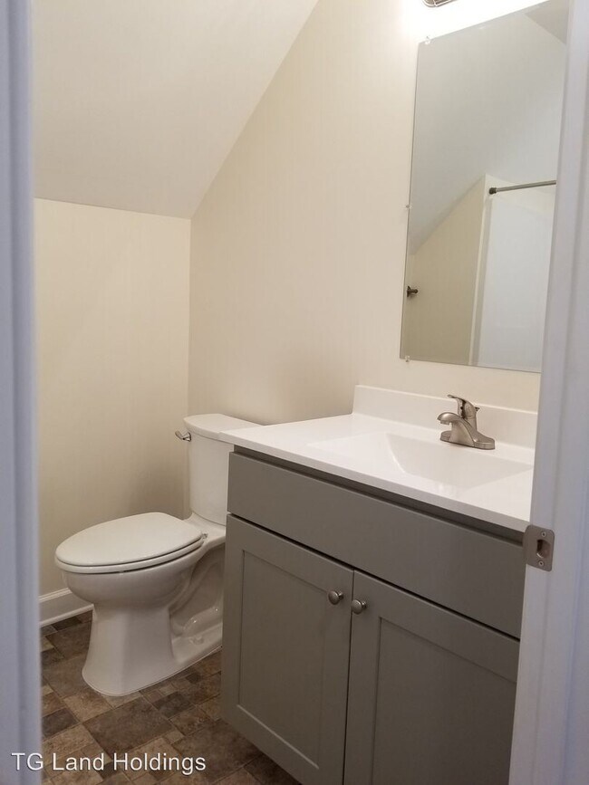 Foto del edificio - 3 br, 2.5 bath House - 201 E. Spring St.