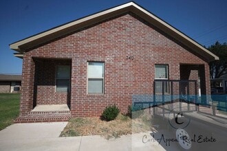 Building Photo - 2412 High St