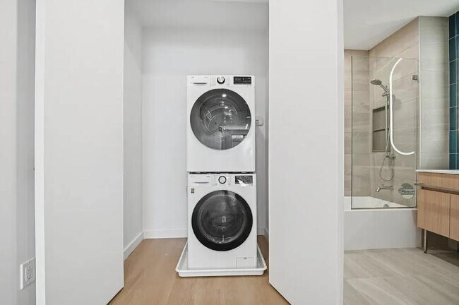 Foto del edificio - 2363 Bedford Ave
