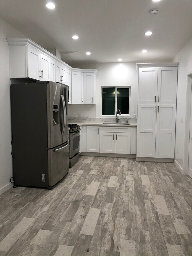 Foto del edificio - 22838 Mariano St