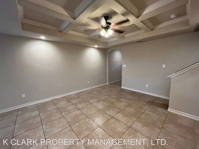 Building Photo - 3 br, 2.5 bath House - 6019 KARLY WAY #103