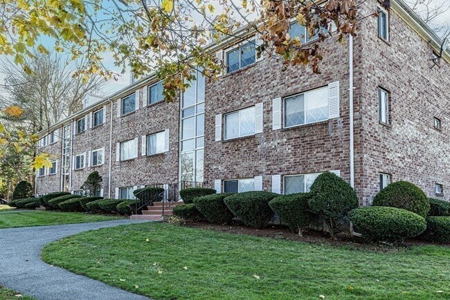 Building Photo - 54 Fernview Ave