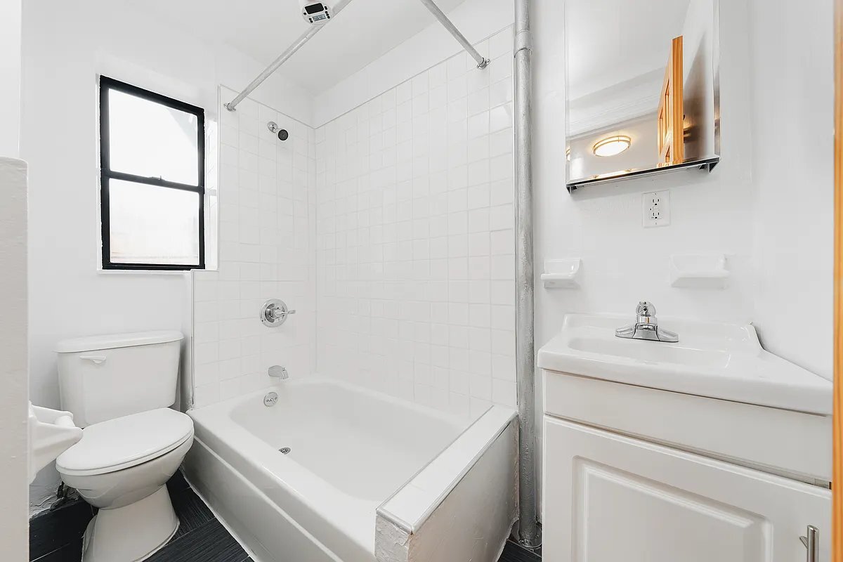 Building Photo - 55 Greenwich Ave