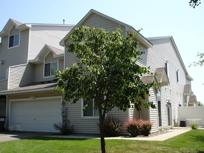 Building Photo - 633 Kingfisher Ln