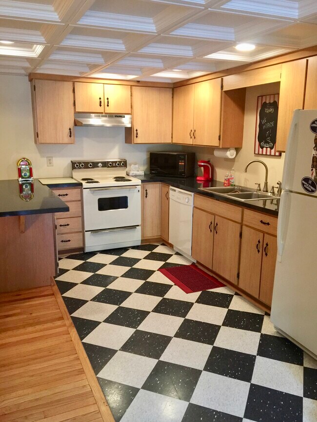 cocina estilo cafetería - 11 Overlook Ln N