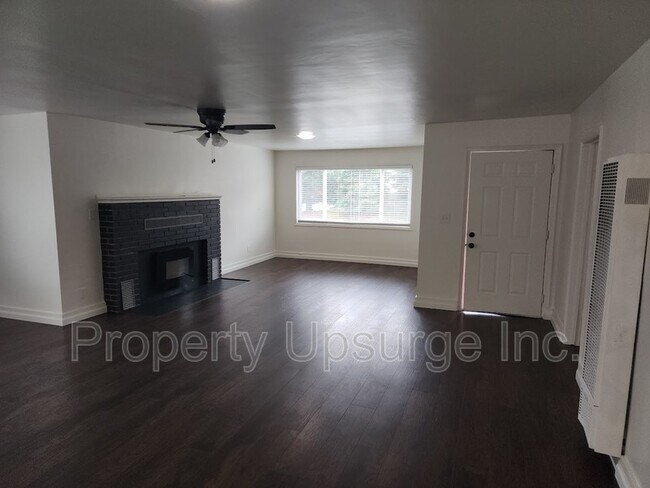 Building Photo - 2180 Kenyon Dr