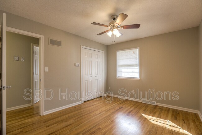 Foto del edificio - 6720 E 134th St