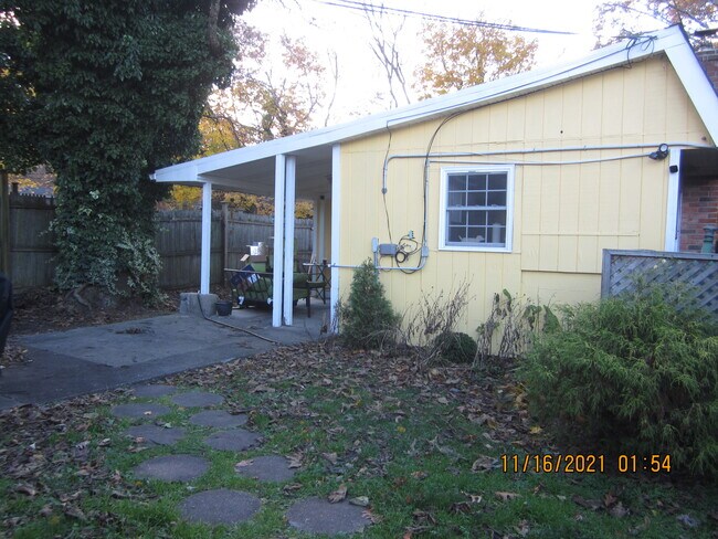 Building Photo - 144 Dare Rd