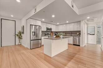 Building Photo - Sophia Hollywood