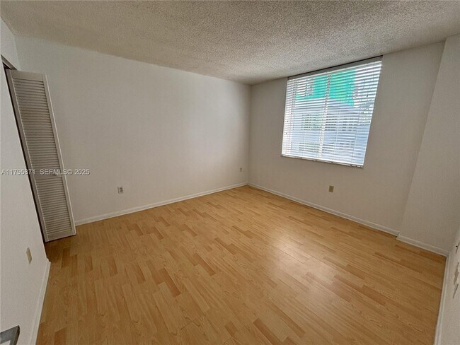 Foto del edificio - 126 SW 17th Rd